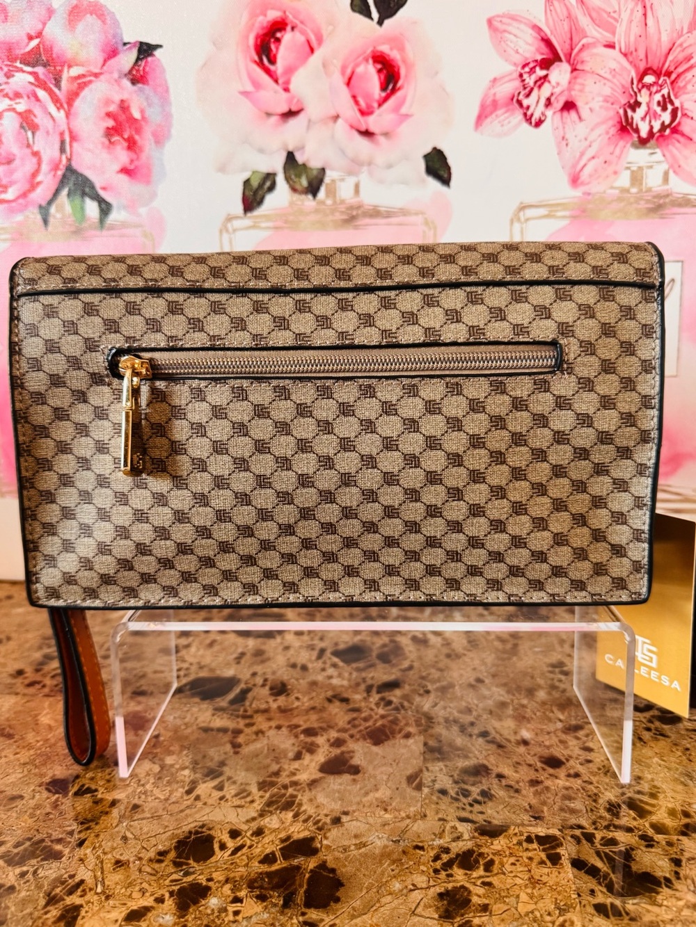 Caleesa Beige & Tan Signature Print Clutch NWT - Picture 3 of 5